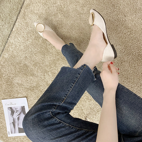 Sieviešu smailas zamšādas kurpes ar 3D elementu