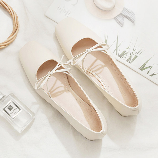 Sieviešu ikdienas apavi ar lenti un 3 cm papēdi