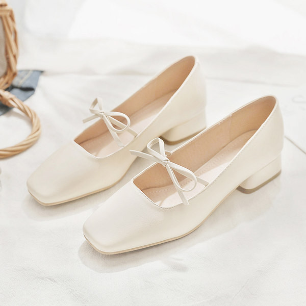 Sieviešu ikdienas apavi ar lenti un 3 cm papēdi