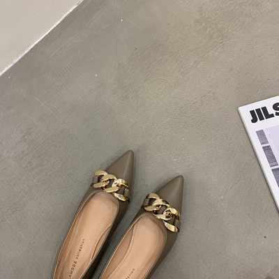 Sieviešu smailie apavi ar metāla elementu - mākslīgā āda