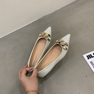 Sieviešu smailie apavi ar metāla elementu - mākslīgā āda