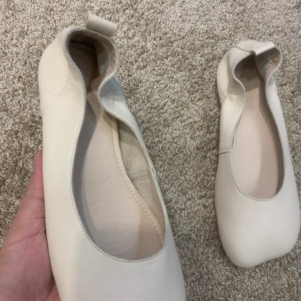 Ikdienas sieviešu ādas apavi ar plakanu zoli - vairākas krāsas