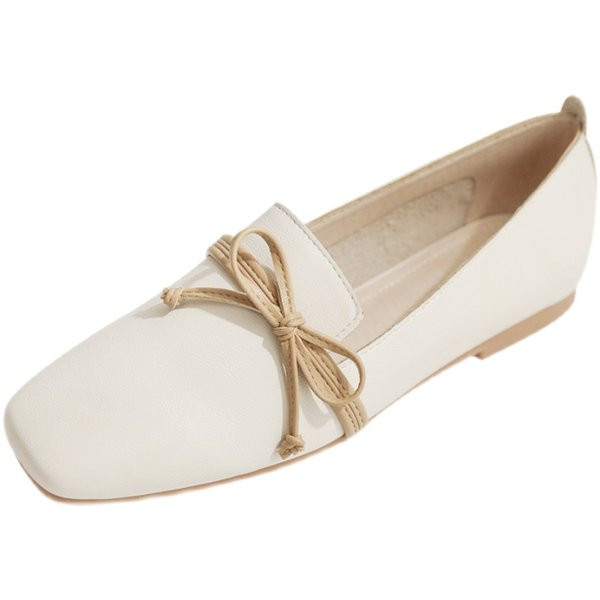 Modernas sieviešu ādas apavi ar plakanu zoli un lenti