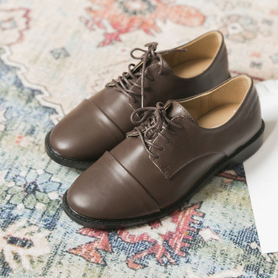 Vienkāršs eko ādas apavu modelis ar šņorēm