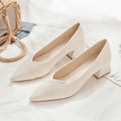 Asināts sieviešu apavu modelis ar 4,5 cm papēdi