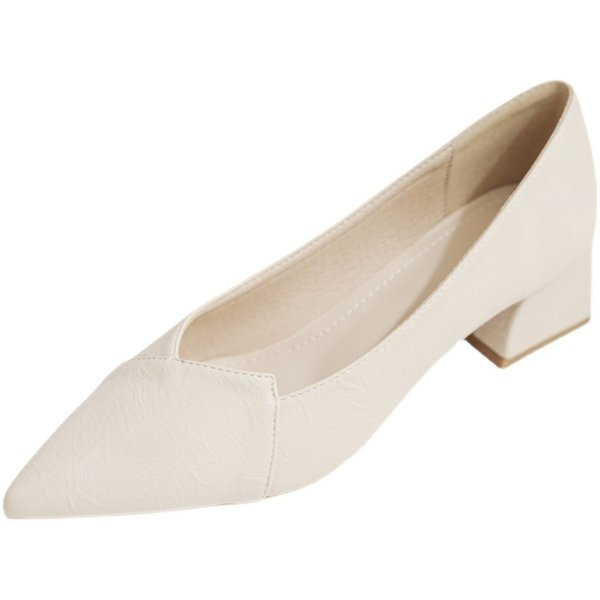 Asināts sieviešu apavu modelis ar 4,5 cm papēdi