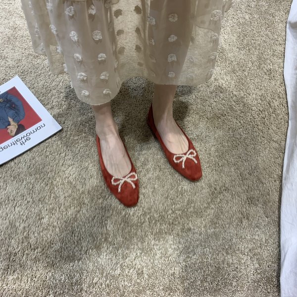 Sieviešu ikdienas apavi ar lentīti - smails modelis no eko zamšādas