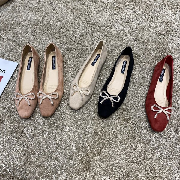 Sieviešu ikdienas apavi ar lentīti - smails modelis no eko zamšādas