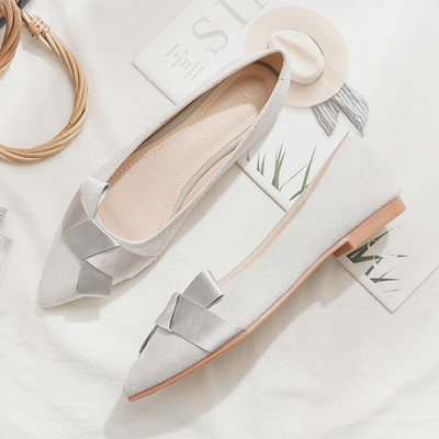 Sieviešu moderni apavi ar plakanu zoli - smails modelis