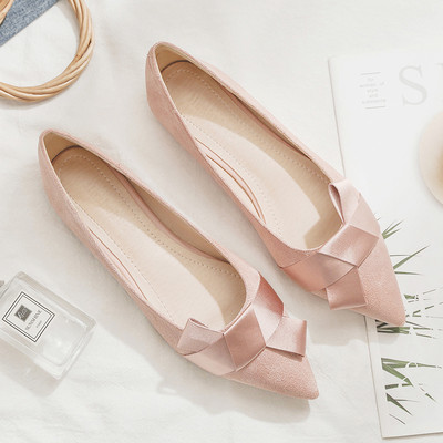 Sieviešu moderni apavi ar plakanu zoli - smails modelis