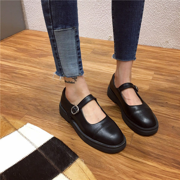 Parasta modeļa apavi ar eko ādas siksniņu un sprādzi