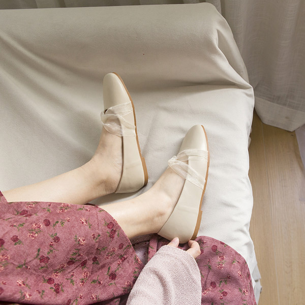 Ikdienas apavi ar noapaļotu rakstu ar tilla lencēm