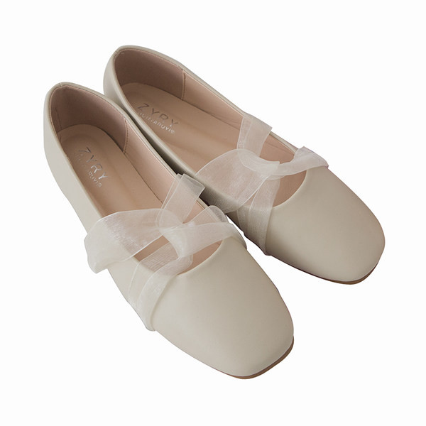 Ikdienas apavi ar noapaļotu rakstu ar tilla lencēm