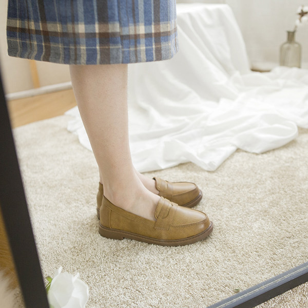 Ikdienas mokasīni no eko ādas vienkārša modeļa