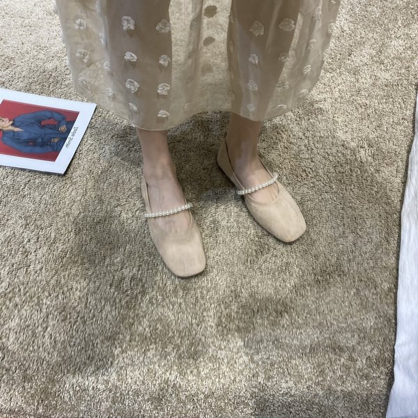 Sieviešu ikdienas apavi no eko zamšādas ar pērlēm