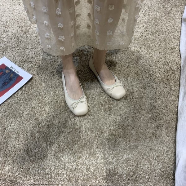 Jauns sieviešu apavu modelis ar lentīti - mākslīgā āda vairākās krāsās