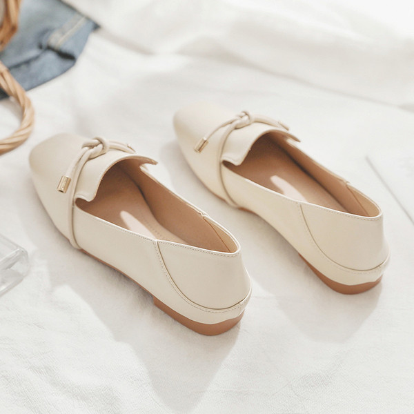 Ležerne ženske proljetne cipele s ravnim potplatom i vezicama