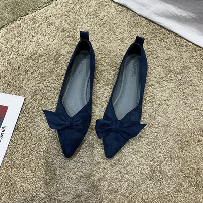 Jauns sieviešu smailo apavu modelis ar lentīti vairākās krāsās