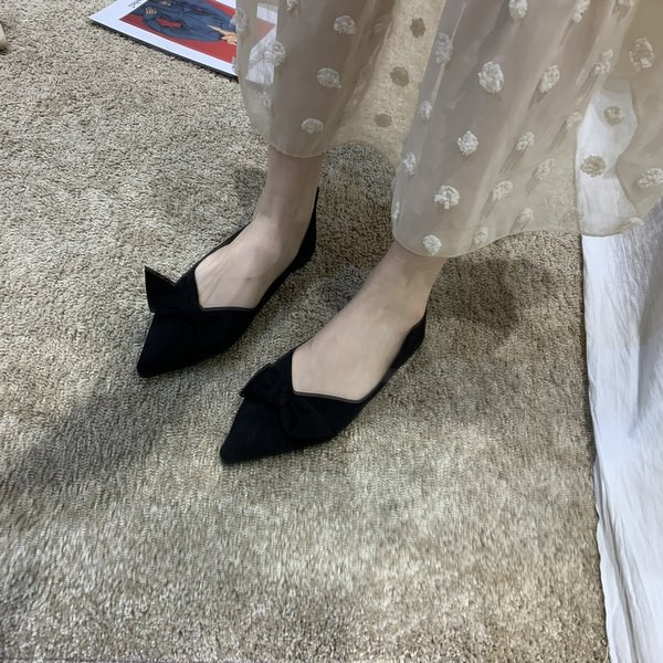 Jauns sieviešu smailo apavu modelis ar lentīti vairākās krāsās