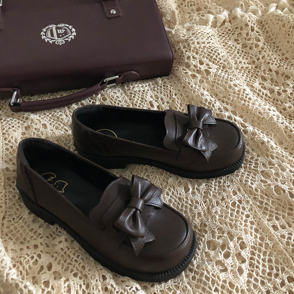 Ikdienas sieviešu ādas apavi ar lenti-divās krāsās