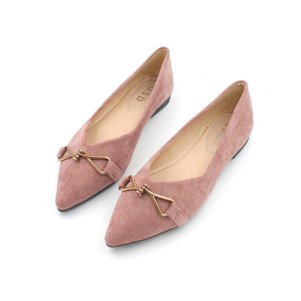 Sieviešu ikdienas apavu smails modelis ar metāla apdari