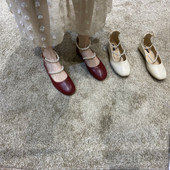 Jauns sieviešu ādas apavu modelis ar pērlēm