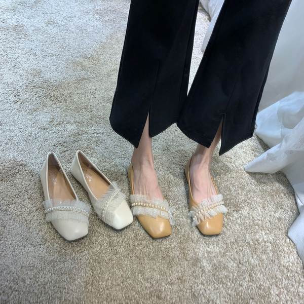 Ikdienas sieviešu apavi ar tillu un plakanu zoli