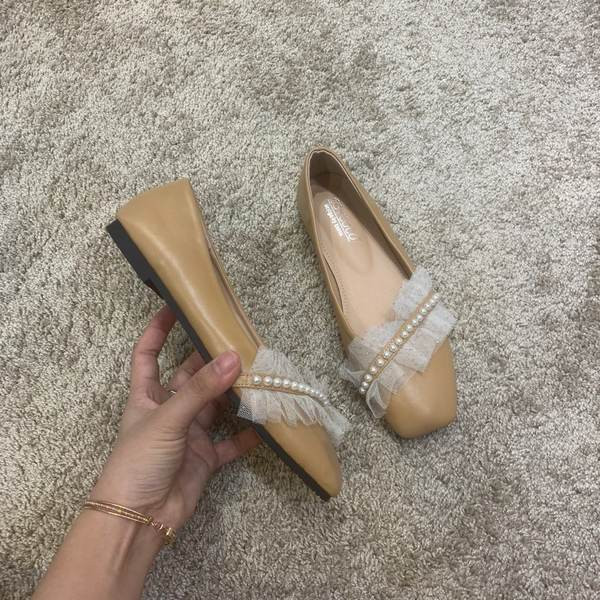 Ikdienas sieviešu apavi ar tillu un plakanu zoli