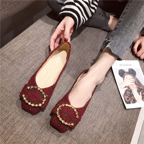 Sieviešu ikdienas apavi ar metāla sprādzi divās krāsās