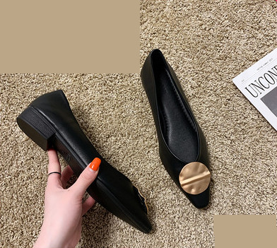 Naiste vabaajajalatsid metallist elementidega