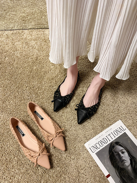 Ikdienas sieviešu apavu smails modelis - ar šņorēm