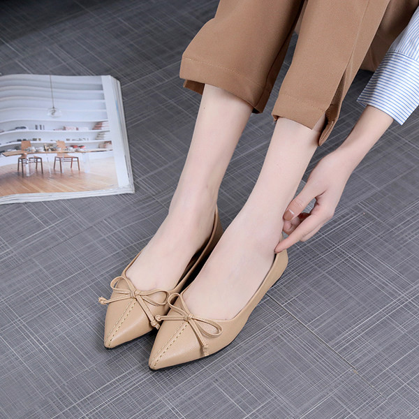 Moderns ādas apavu smails modelis ar lentīti