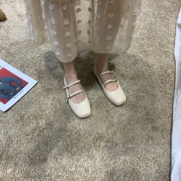 Sieviešu ikdienas apavi ar lencēm un sprādzi vairākās krāsās