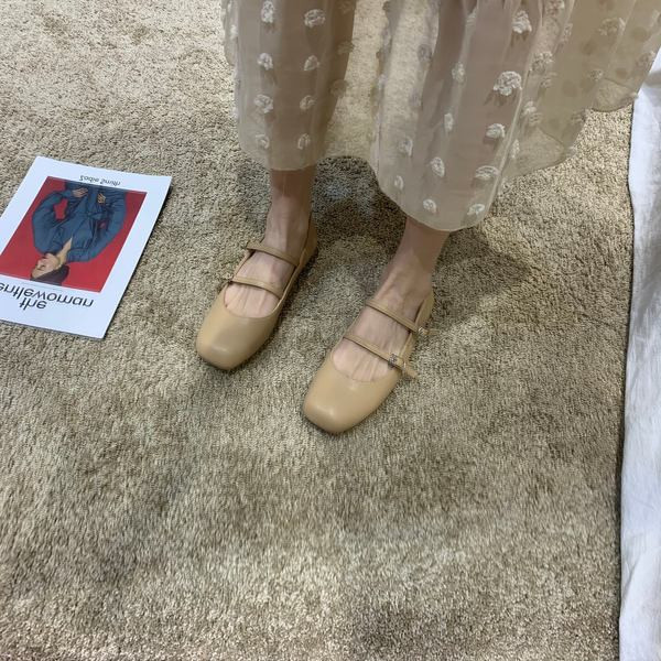 Sieviešu ikdienas apavi ar lencēm un sprādzi vairākās krāsās