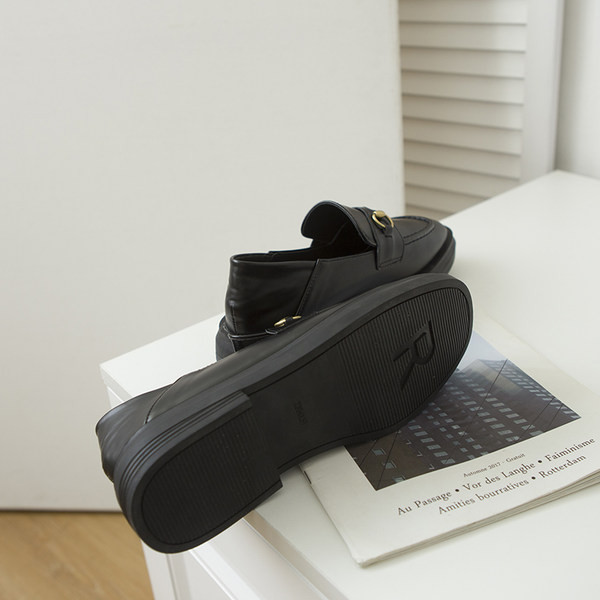 Ikdienas apavi, tīras eko ādas modelis ar metāla apdari