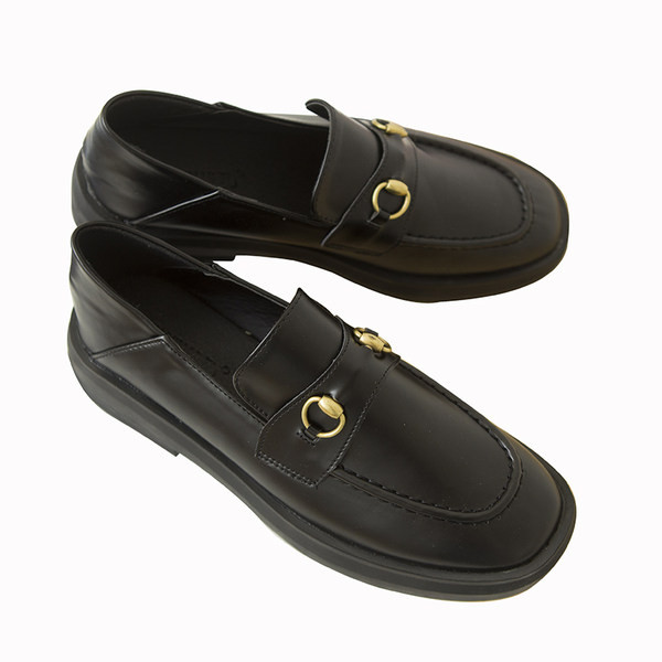 Ikdienas apavi, tīras eko ādas modelis ar metāla apdari