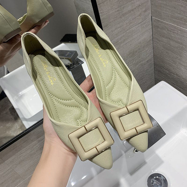 Modernas sieviešu smailas kurpes no eko ādas ar sprādzi