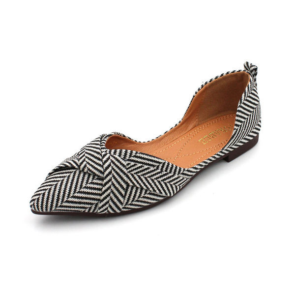 Sieviešu apavu smails modelis divās krāsās