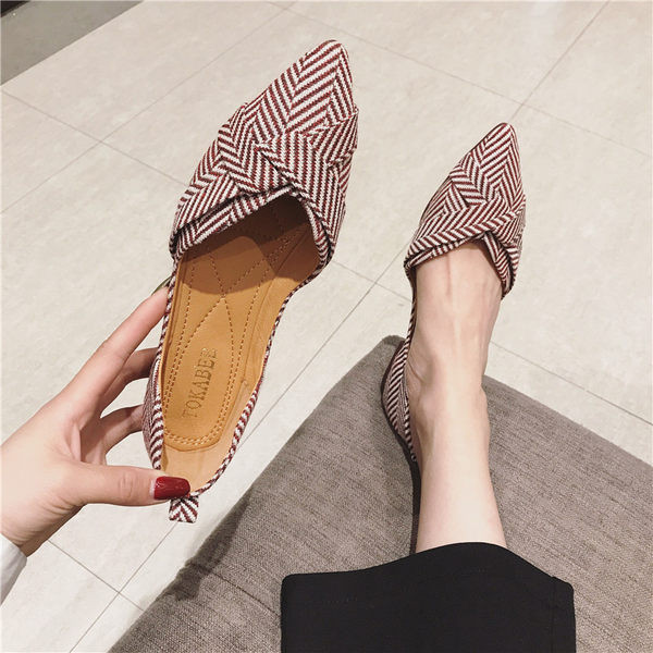 Sieviešu apavu smails modelis divās krāsās