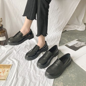 Sieviešu ikdienas apavi ar plakanu zoli no eko ādas