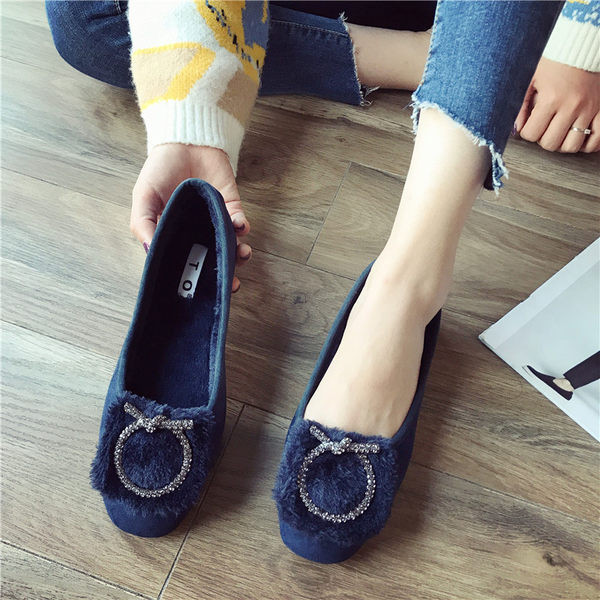 Sieviešu modernas dūnu kurpes ar spīdīgiem elementiem divās krāsās