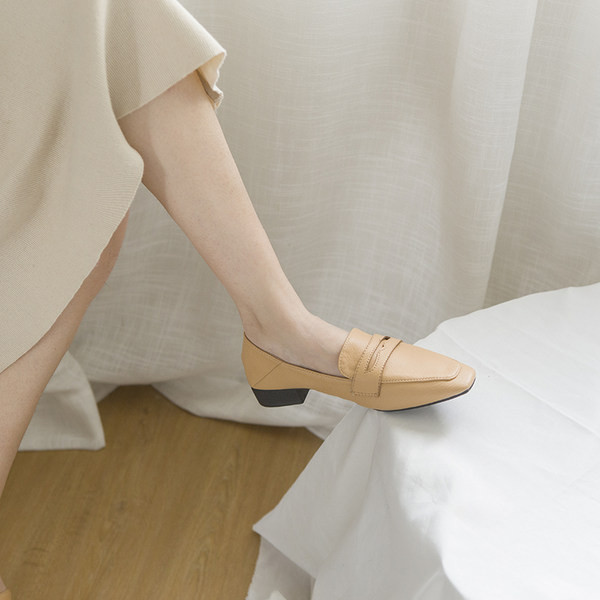 Ikdienas ādas mokasīnu smails modelis