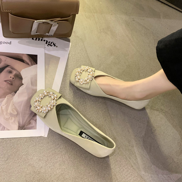 Sieviešu kvadrātveida kurpes ar pērlēm no eko ādas