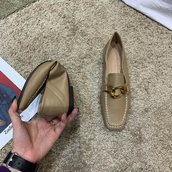 Jauns sieviešu apavu modelis ar metāla elementu - vairākas krāsas