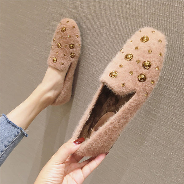 Jauns ikdienas sieviešu dūnu apavu modelis ar kniedēm