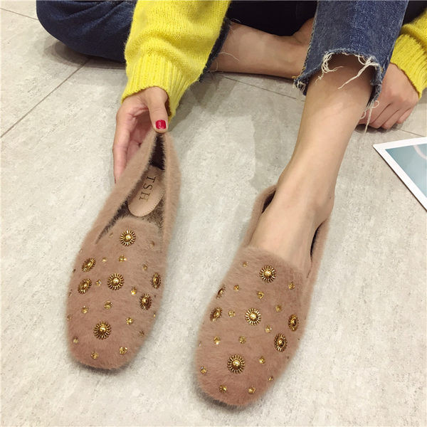 Jauns ikdienas sieviešu dūnu apavu modelis ar kniedēm