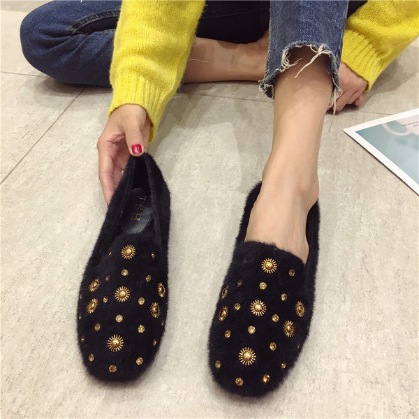 Jauns ikdienas sieviešu dūnu apavu modelis ar kniedēm