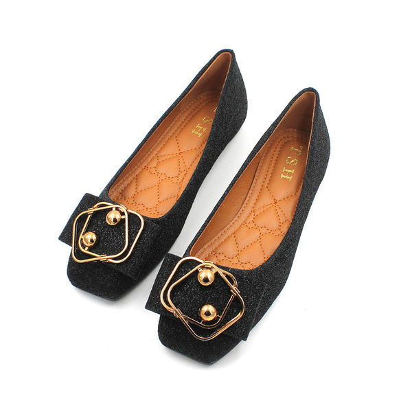 Ikdienas sieviešu apavi ar metāla apdari un spīdīgu efektu