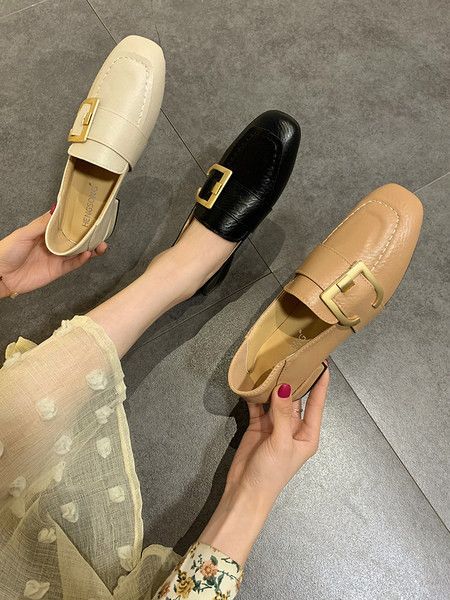 Sieviešu apavi no eko ādas ar metāla elementu