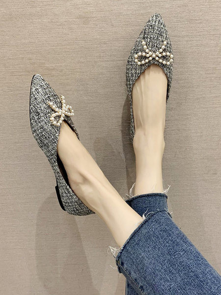 Sieviešu smailas kurpes ar pērlēm